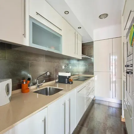 Sunny Terrace T1 Lisboa