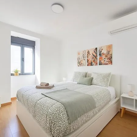 Sunny Terrace T1 Apartment Lisbon