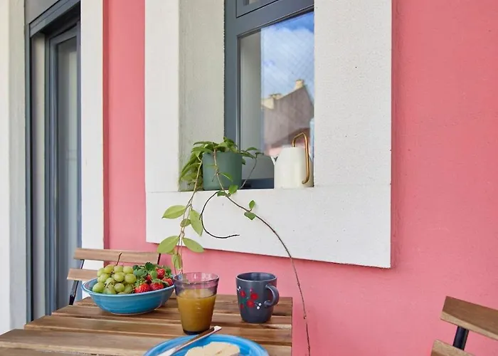 Sunny Terrace T1 Apartment Lisbon